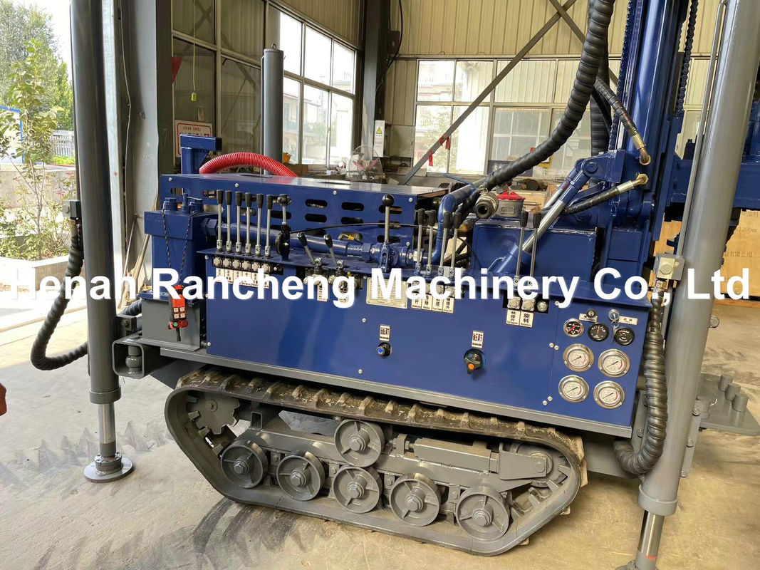 Güçlü 180 metrelik Mini Crawler Su Kuyu Kuyuları Kuyrukçuluğu için 77.3KW YuChai Motoru