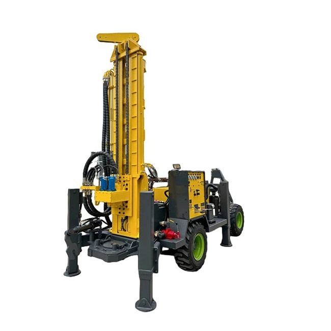 220 metrelik su kuyusu delme teçhizatı 65 kW Quanchai motoru ve 13 ton kaldırma gücü ile