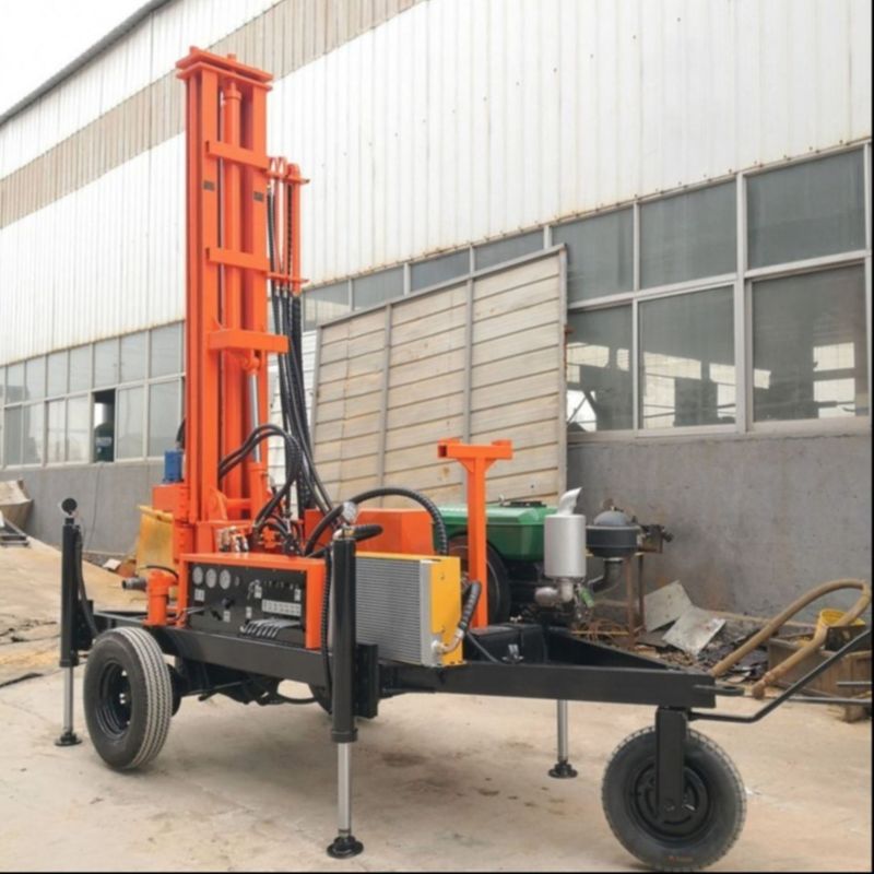 150 metrelik mobil su kuyusu delme tesisi 32 HP dizel motorla çalıştırılıyor