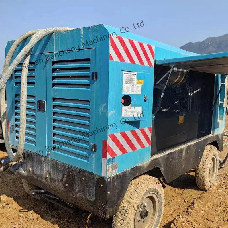 Dört Tekerlekli Römork Tipi LGCY17-18-18/15TK Hava Kompresörü Çalışma Basıncı 18bar 210HP Cummins Motor 150-200m Sondaj İçin