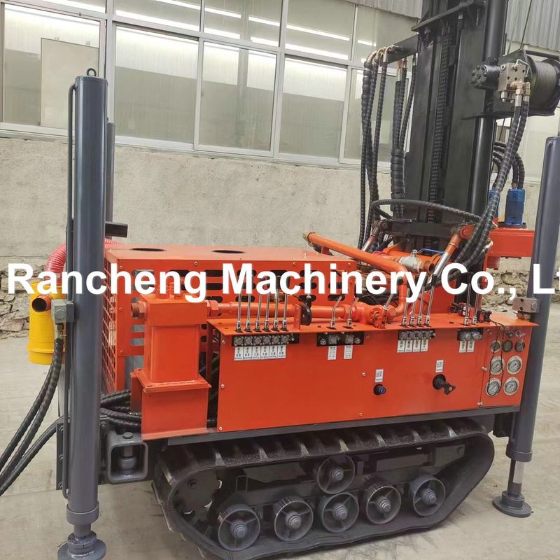 Güçlü 77.3KW Yuchai dizel motoru ile donatılmış sondaj makinesi 45-65r/min dönme hızı