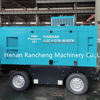Dört Tekerlekli Römork Tipi LGCY17-18-18/15TK Hava Kompresörü Çalışma Basıncı 18bar 210HP Cummins Motor 150-200m Sondaj İçin